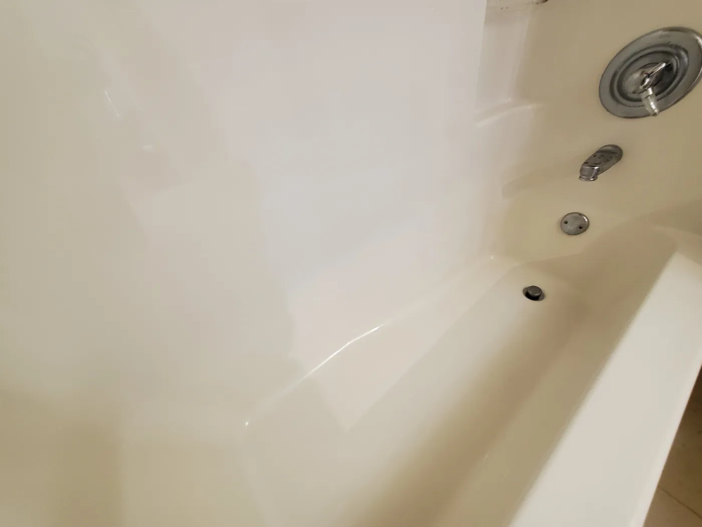 Bathtub after a Wholeheart Home deep clean: bright, glossy, and spotless